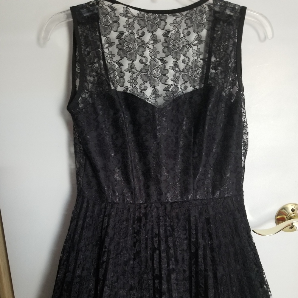 Dress - Picture 2 of 4